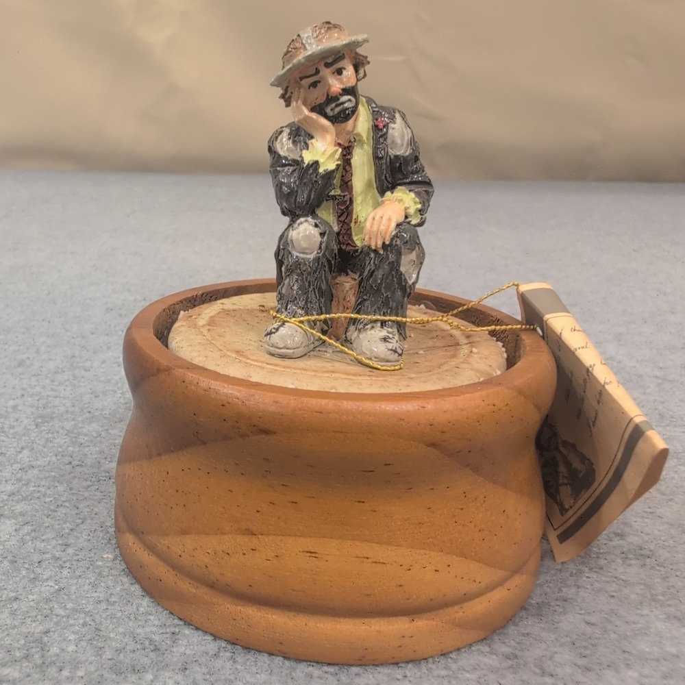 The Emmett Kelly‎ Jr Collection Sad Clown Figurine Exclusively Flambro Sitting - Picture 2 of 7